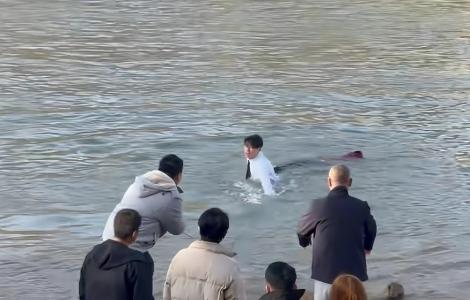 兰大博士生谈磊黄河边挺身而出 成功营救落水者