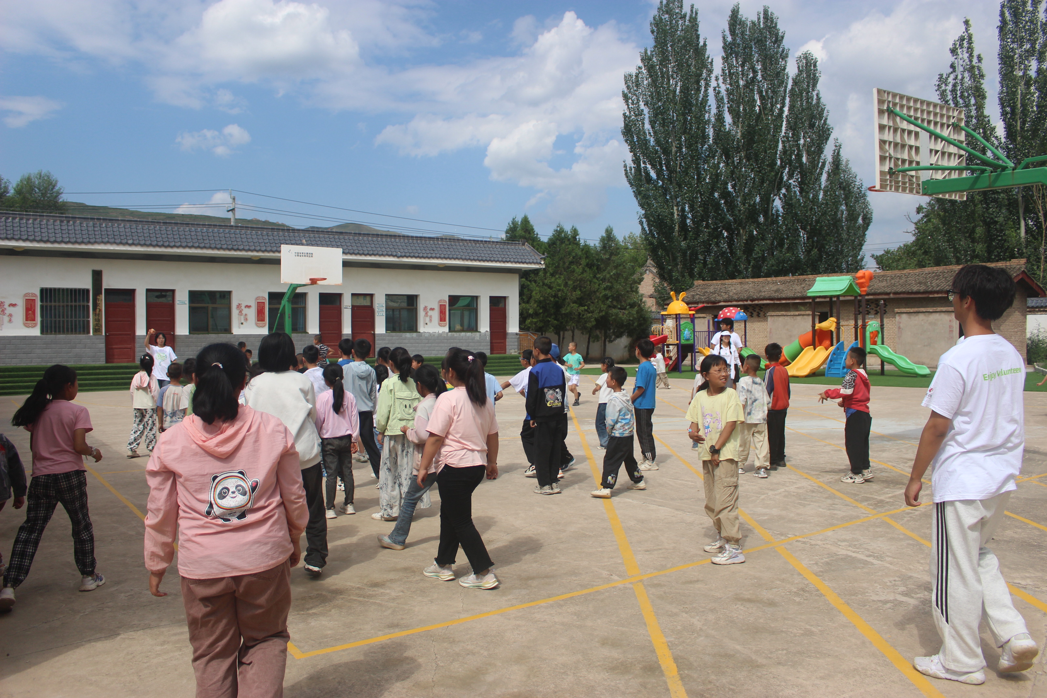 扎根泥土,共筑童梦